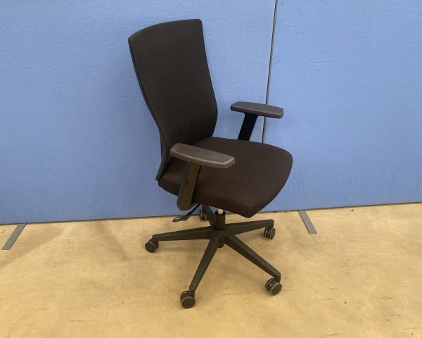 Formetiq Mesh Back Task Chair
