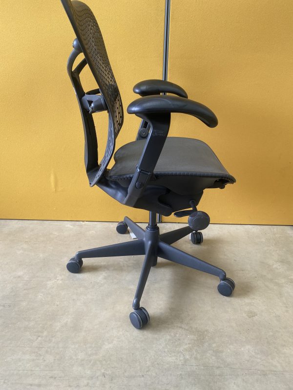 Herman Miller Mirra Chair - Grey Mesh - Multi Functional Arms - Image 7