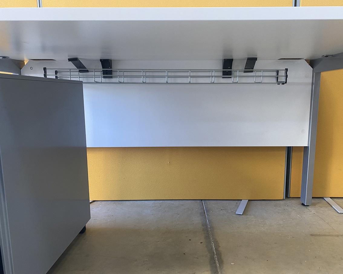 Rectangle Desk Set in White & Aluminium - Image 5