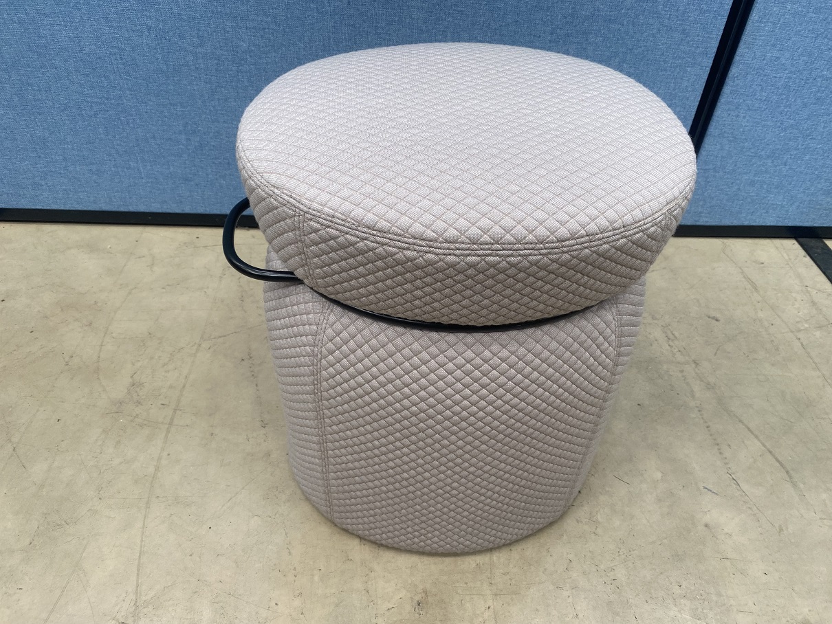 2 x Johanson Stools with Easy Carry Handle - Used - Image 2